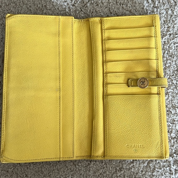 Vintage Chanel Wallet - Picture 3 of 9